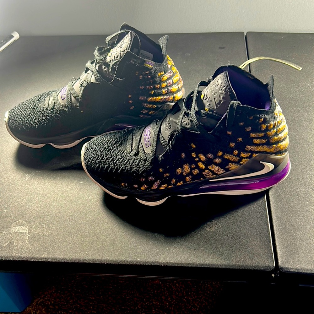LeBron 17 Lakers edition